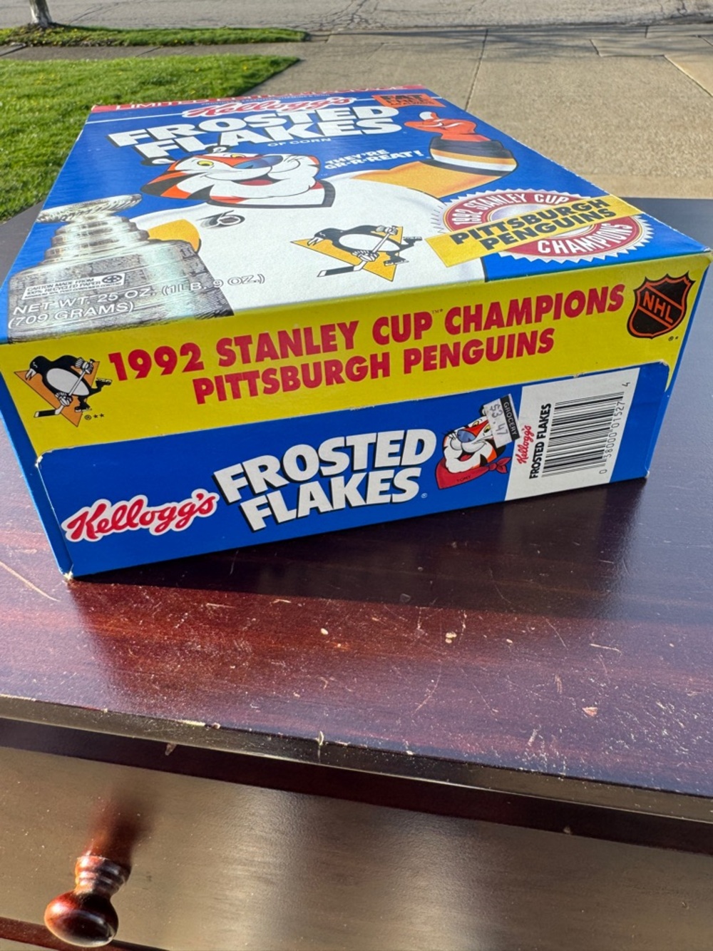 Pittsburgh Penguins Limited Edition Frosted Flakes box. No cereal - Picture 5 of 6